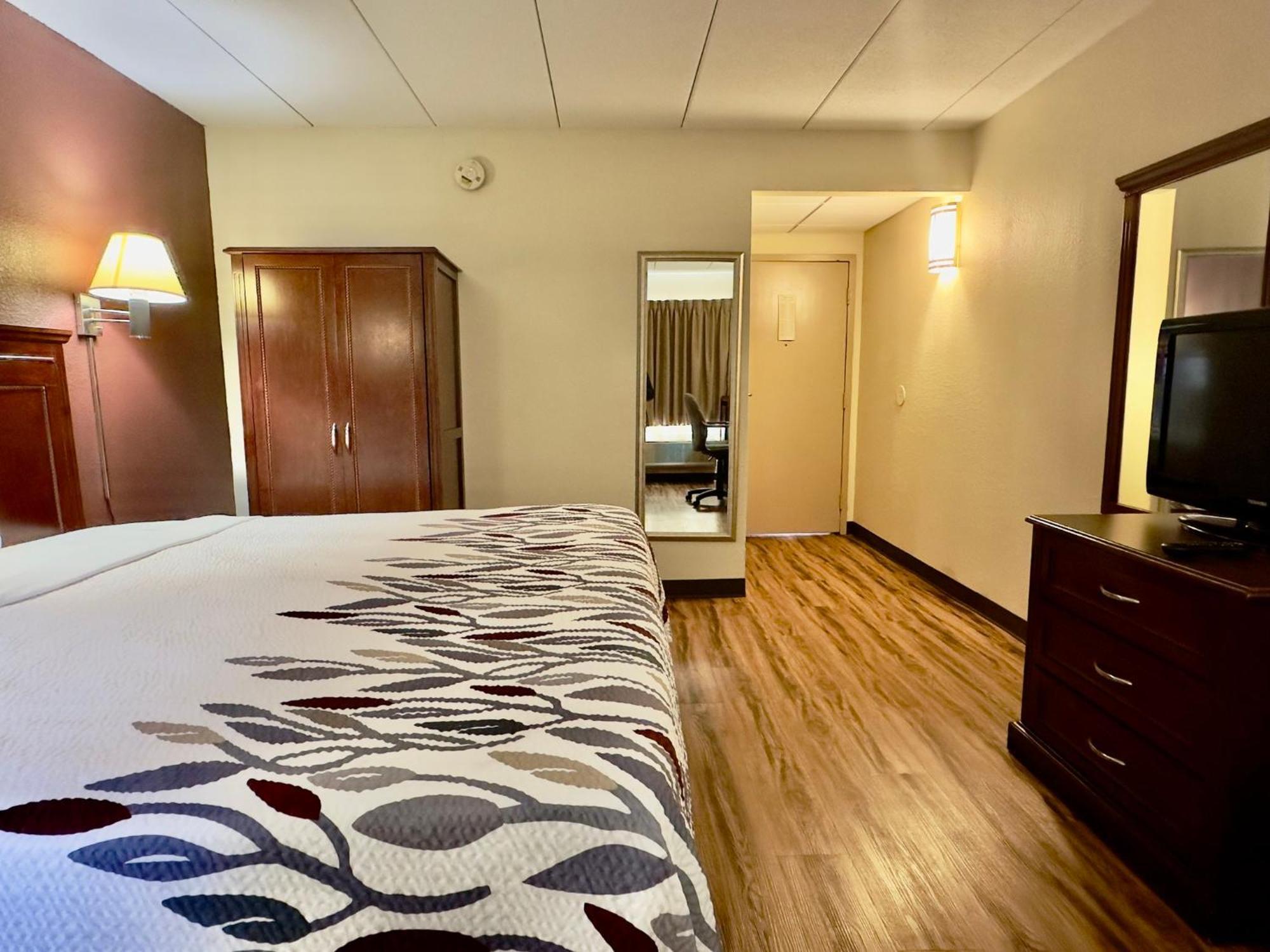 Red Roof Inn Hartford - Vernon Экстерьер фото