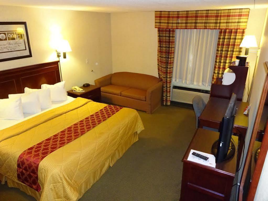 Red Roof Inn Hartford - Vernon Экстерьер фото