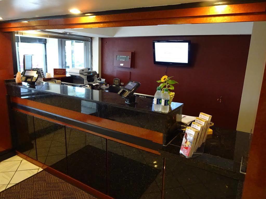 Red Roof Inn Hartford - Vernon Экстерьер фото