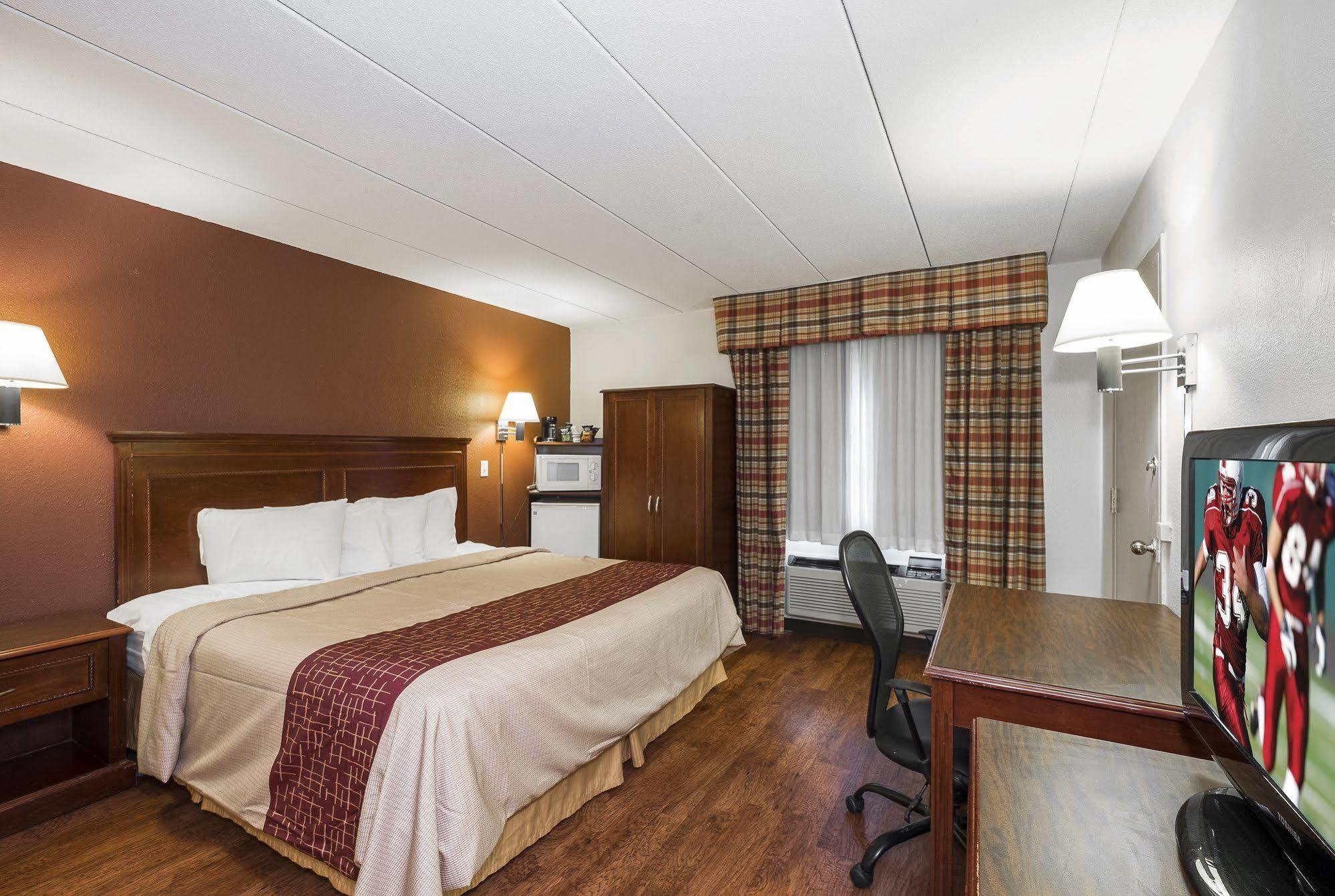 Red Roof Inn Hartford - Vernon Экстерьер фото
